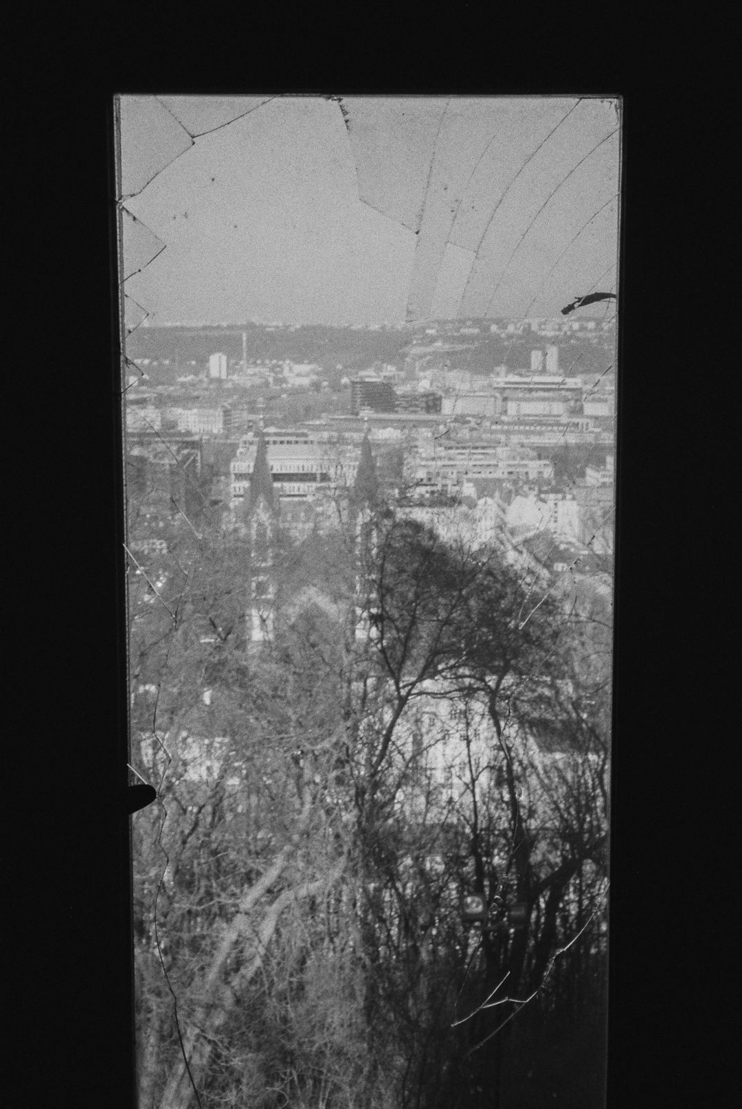 R1-02213-0009.jpg