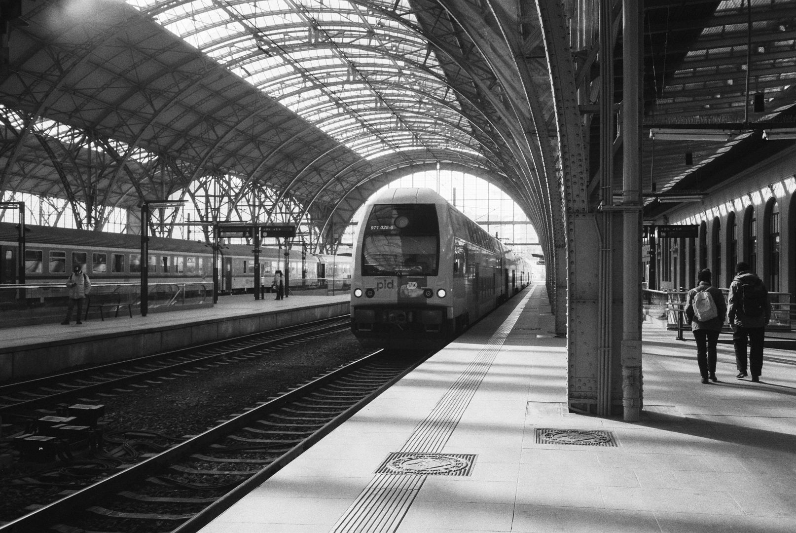 R1-02212-0033.jpg