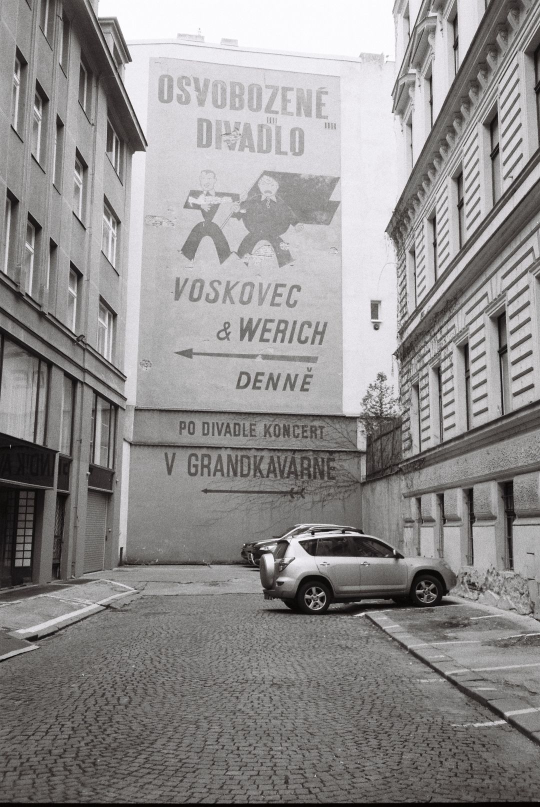 R1-01910-0017.jpg