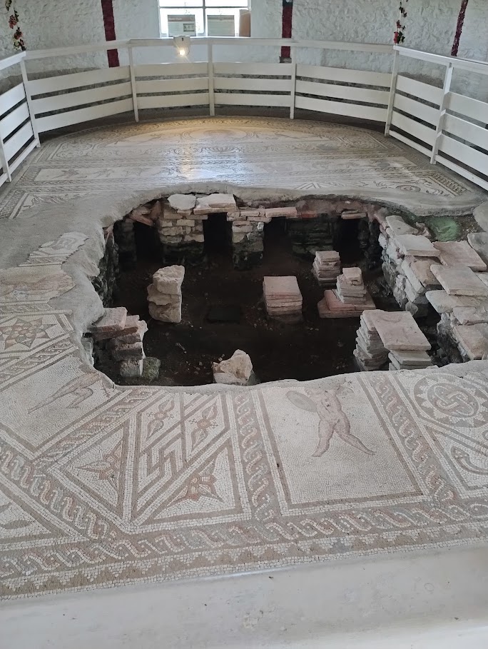 Mosaic with under-floor heating