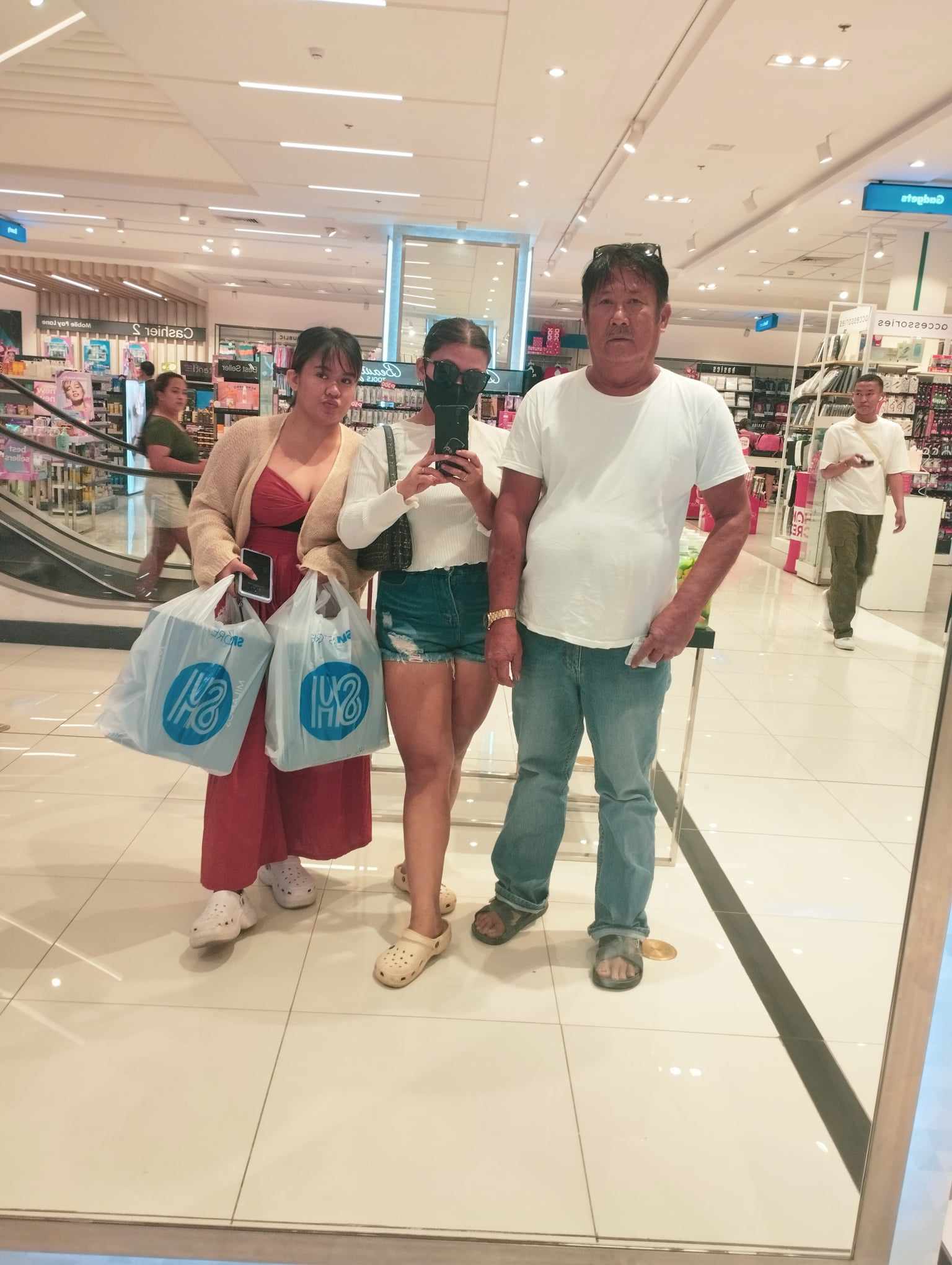 papa shopping.jpg