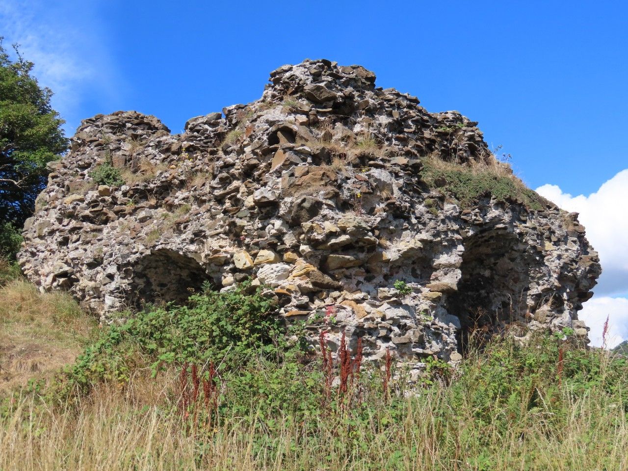 burtisland ruined house on beach.jpg