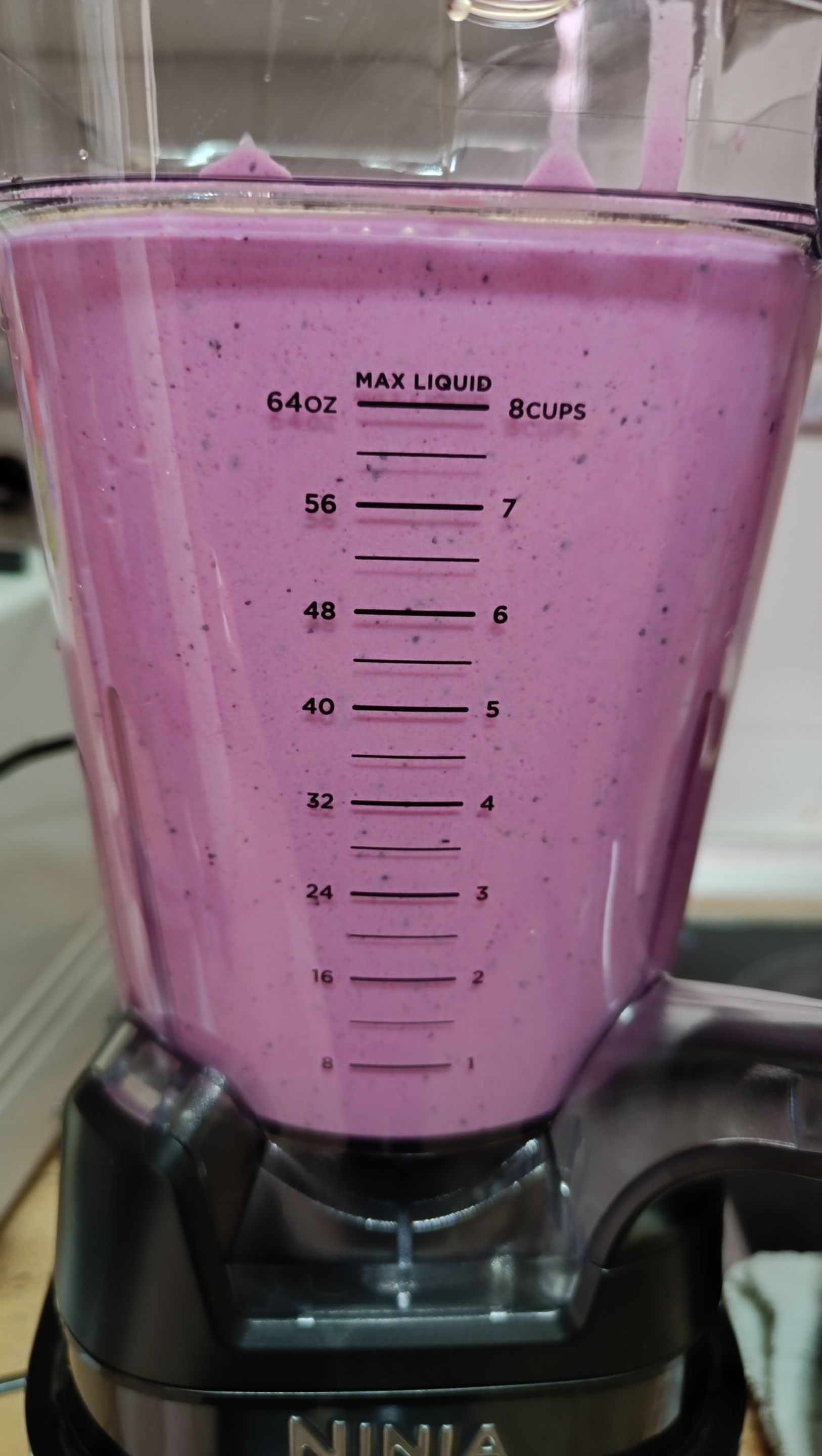 Ninja Detect Power Pro Blender 2 in 1 - Pitaya and banana smoothie (3).jpg
