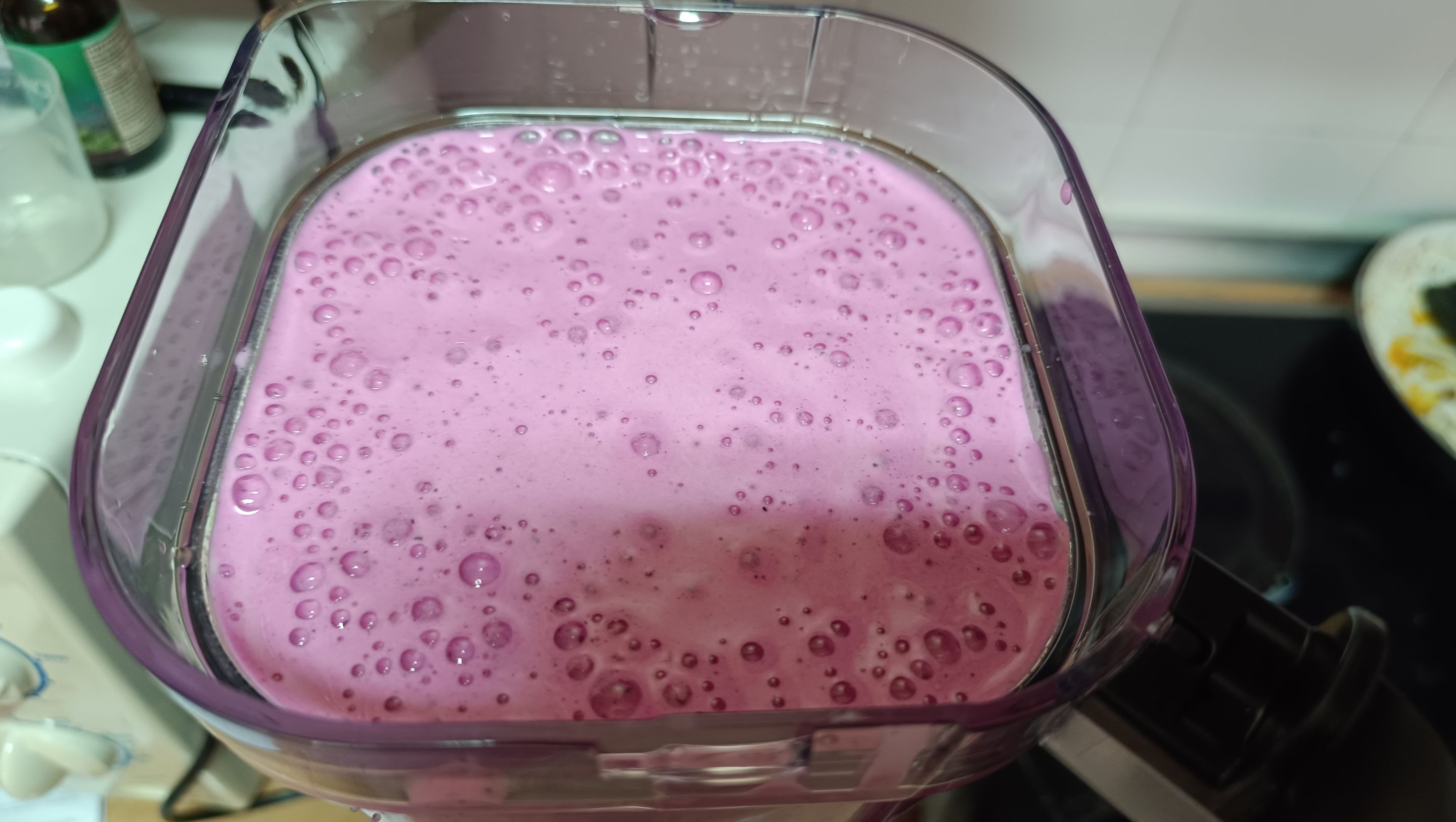 Ninja Detect Power Pro Blender 2 in 1 - Pitaya and banana smoothie (4).jpg