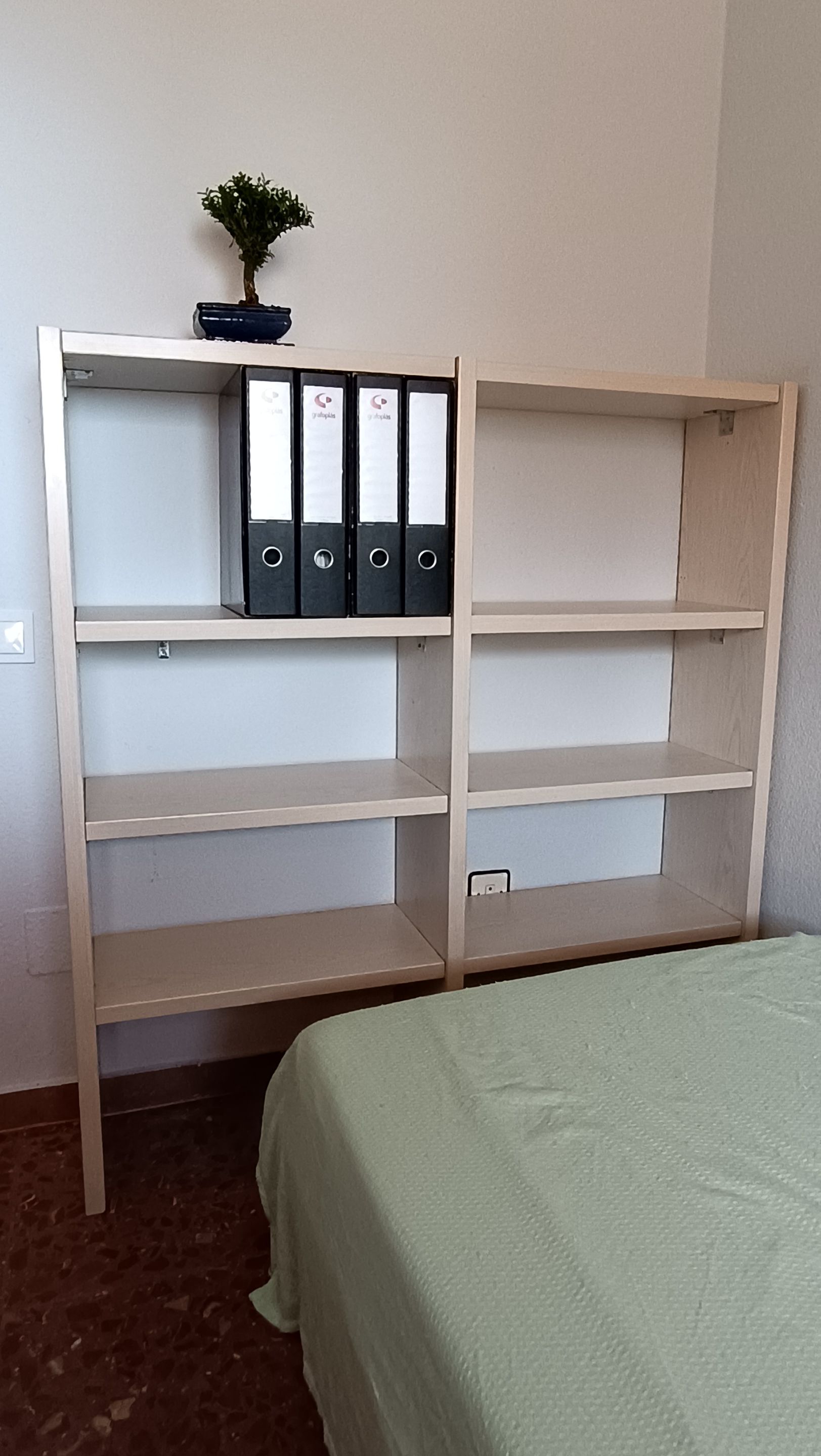 Free shelving unit (2).jpg