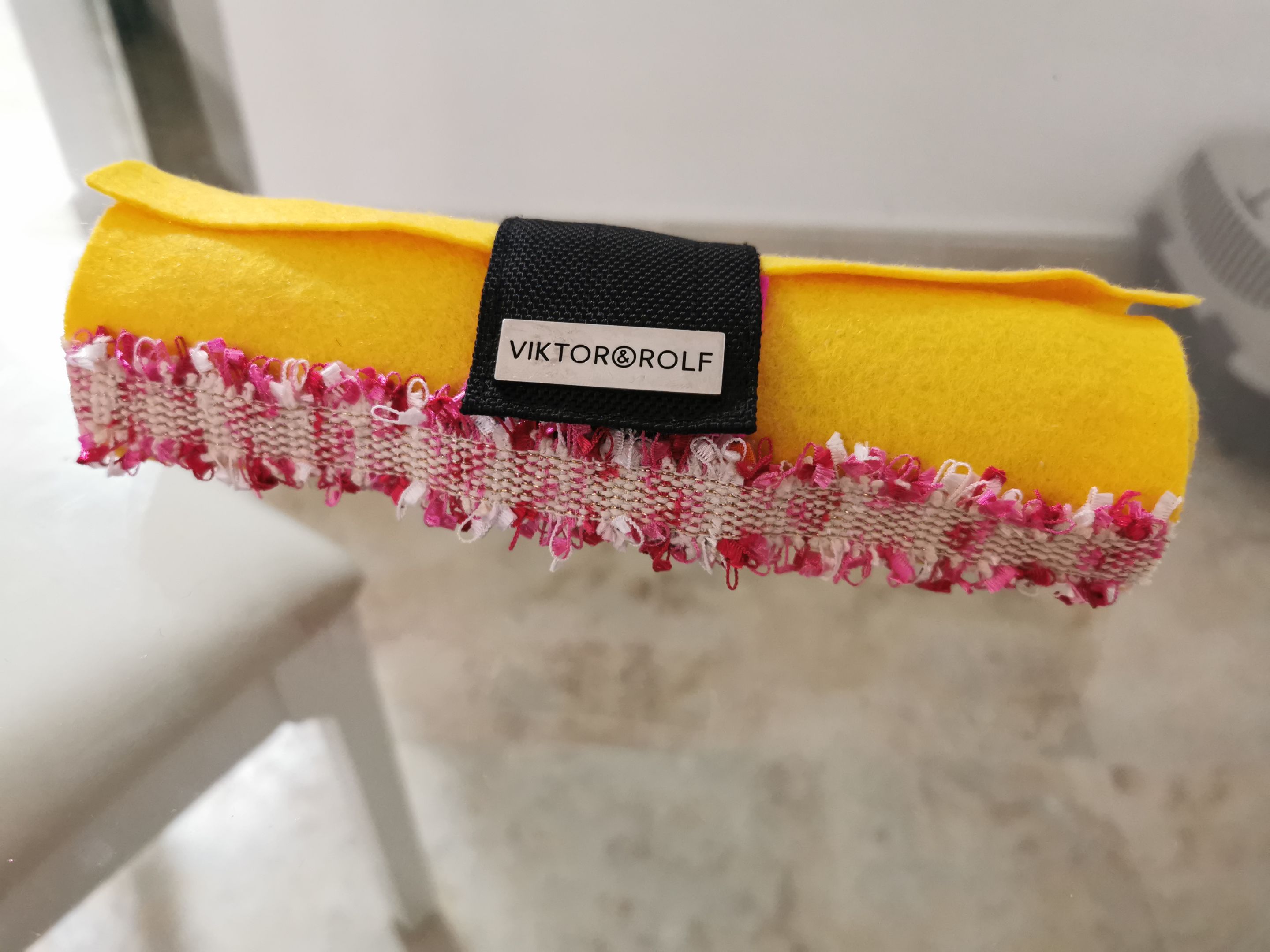 DIY roll-up pencil case from felt (4).jpg