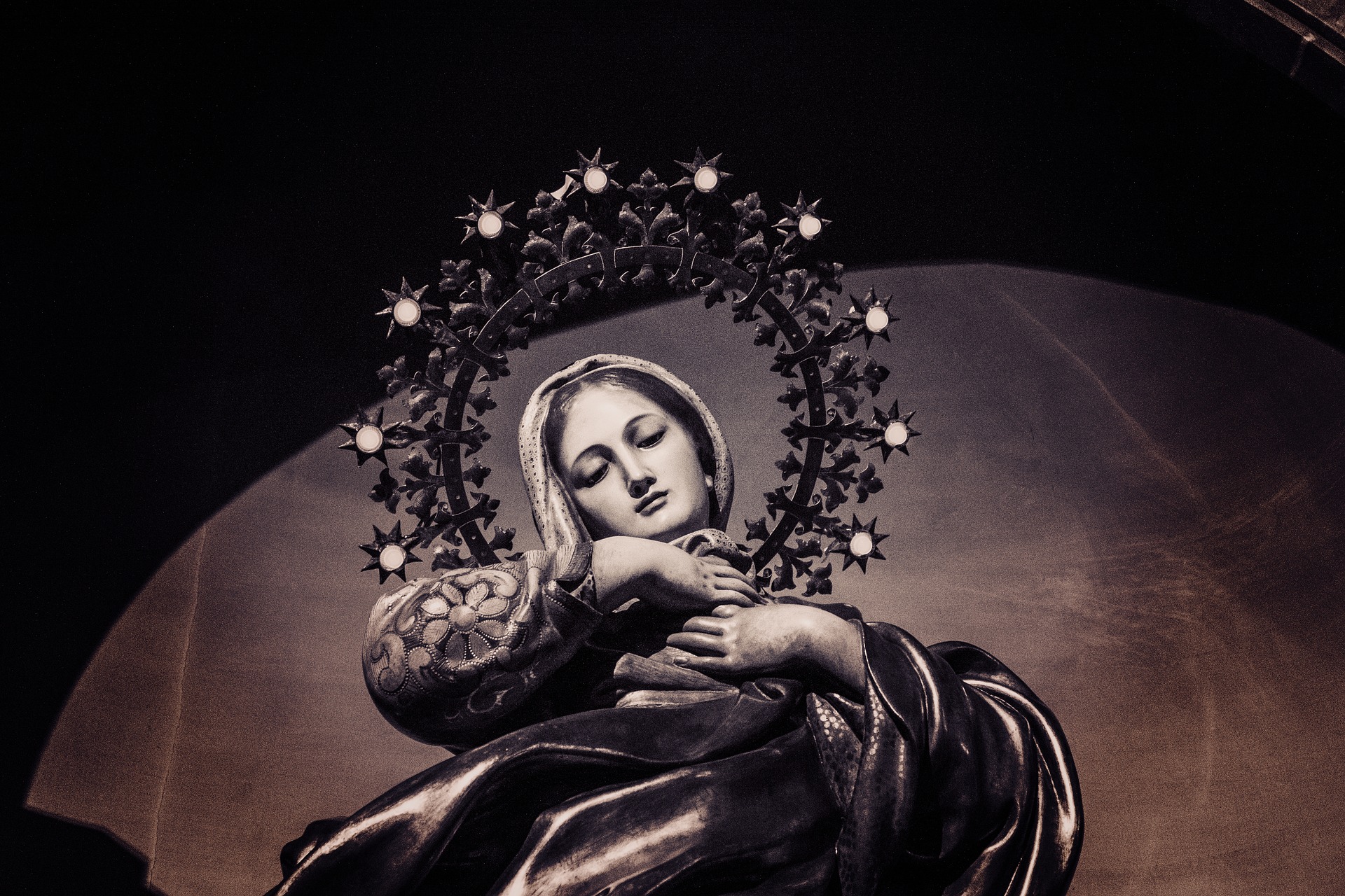 virginmary1907194_1920.jpg