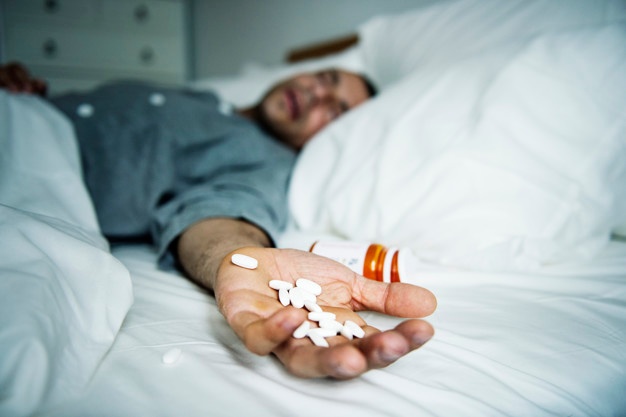 man-overdosed-with-medicine_53876-14604.jpg
