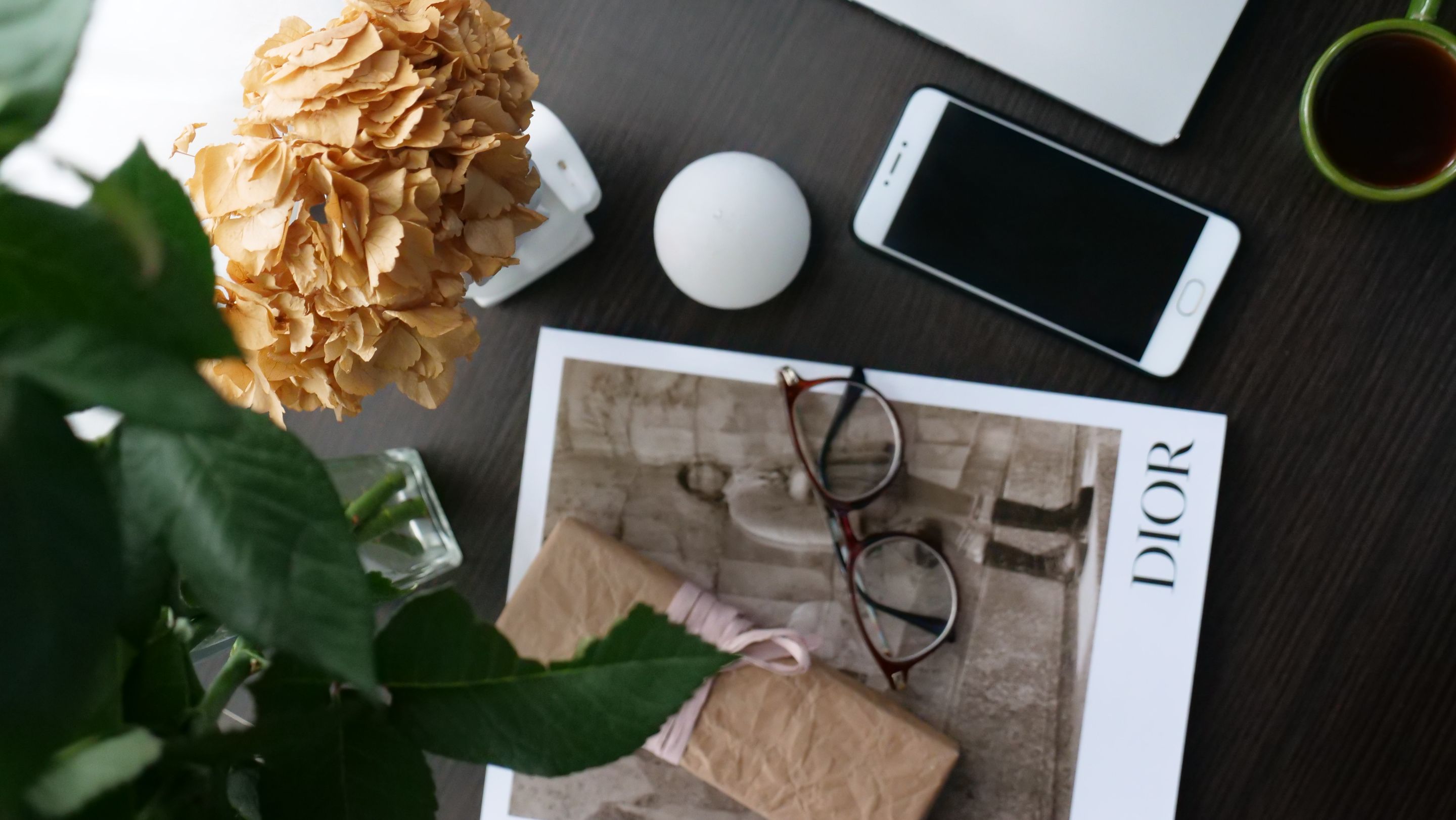 At-home-workspace-1091100.JPG