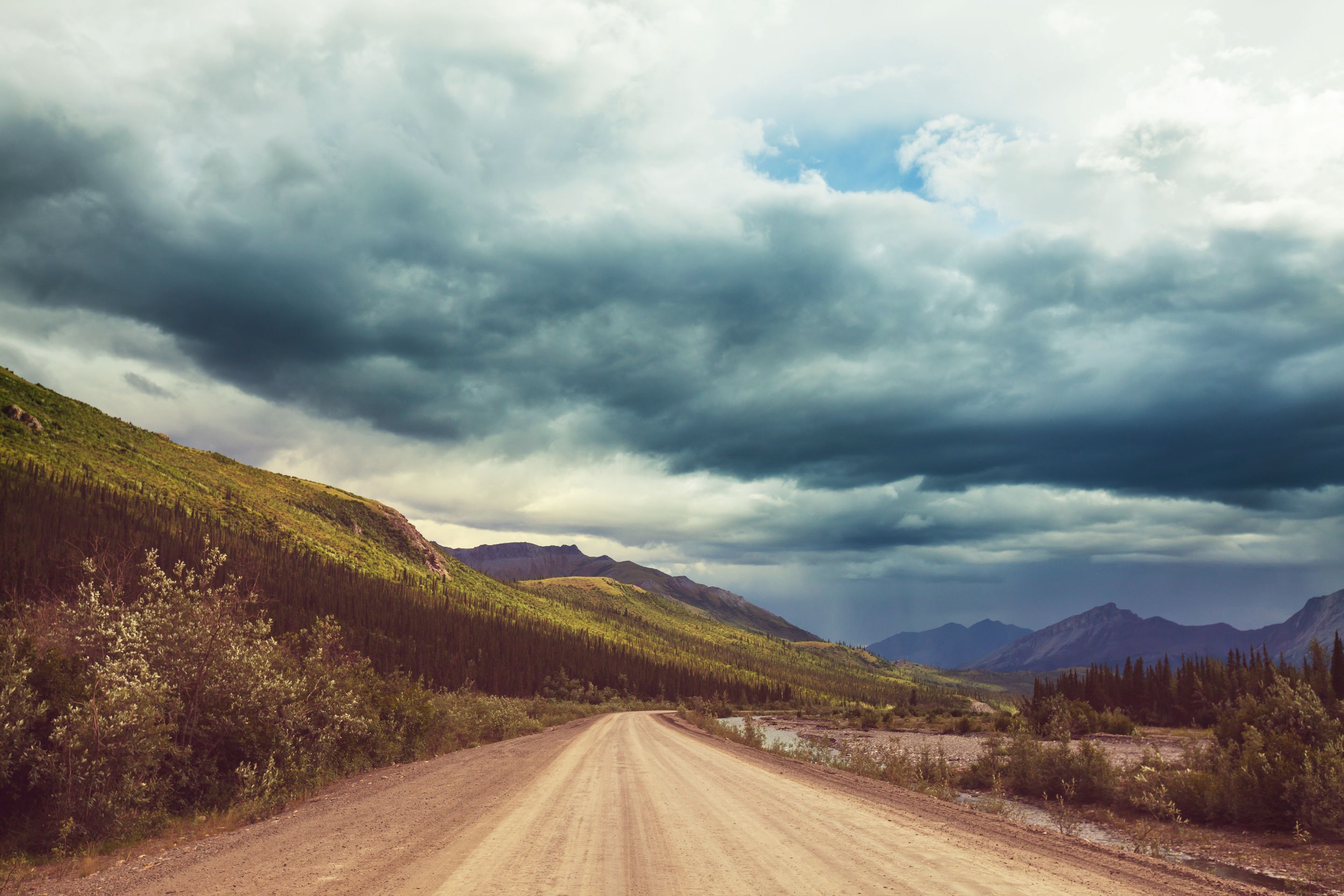 road-in-alaska-2022-02-02-05-05-25-utc.jpg