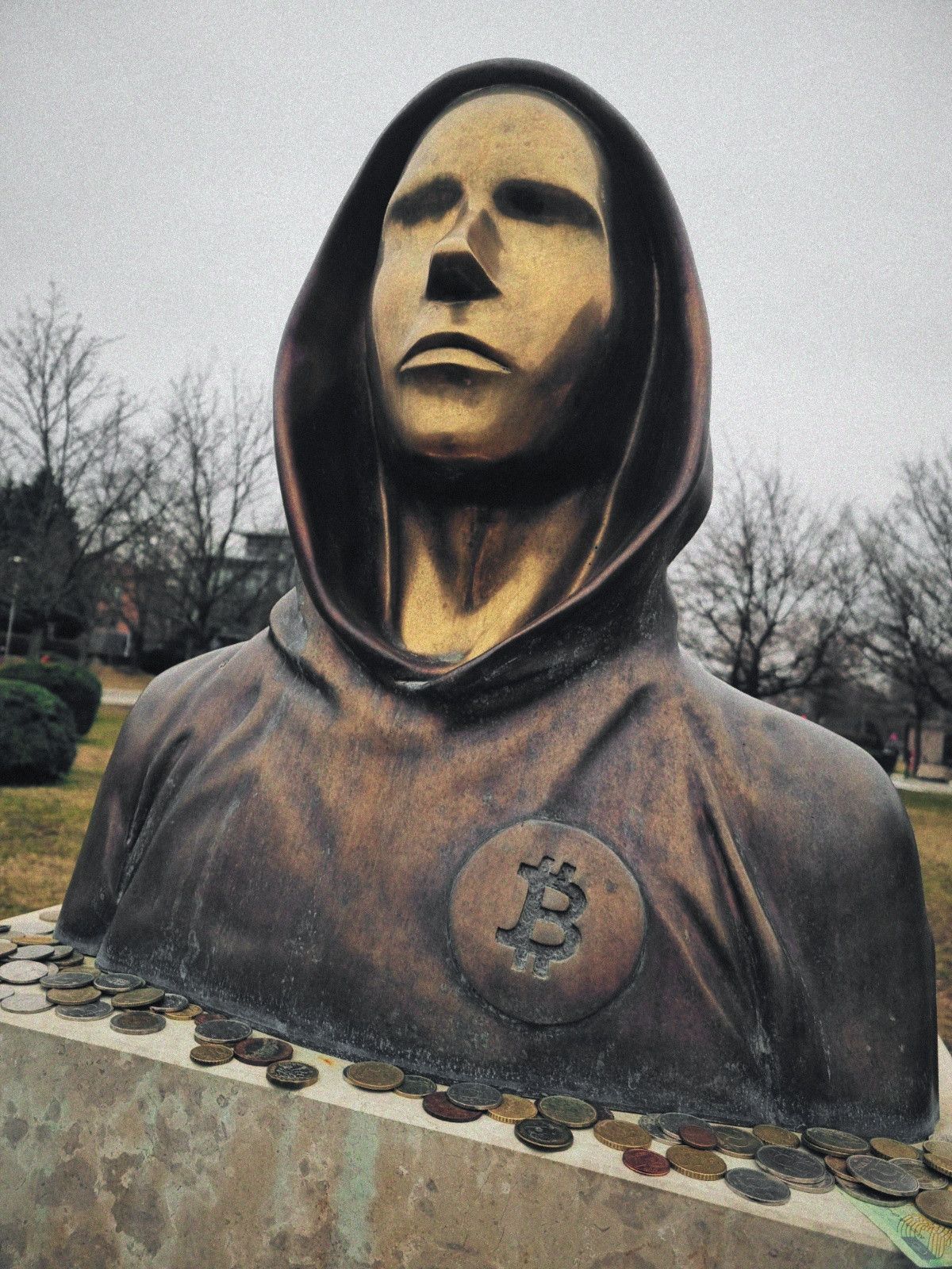 satoshi-bitcoin-monument-2.jpg