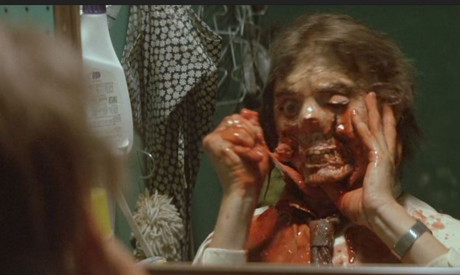 La Escena Del Baño - The Bathroom Scene 