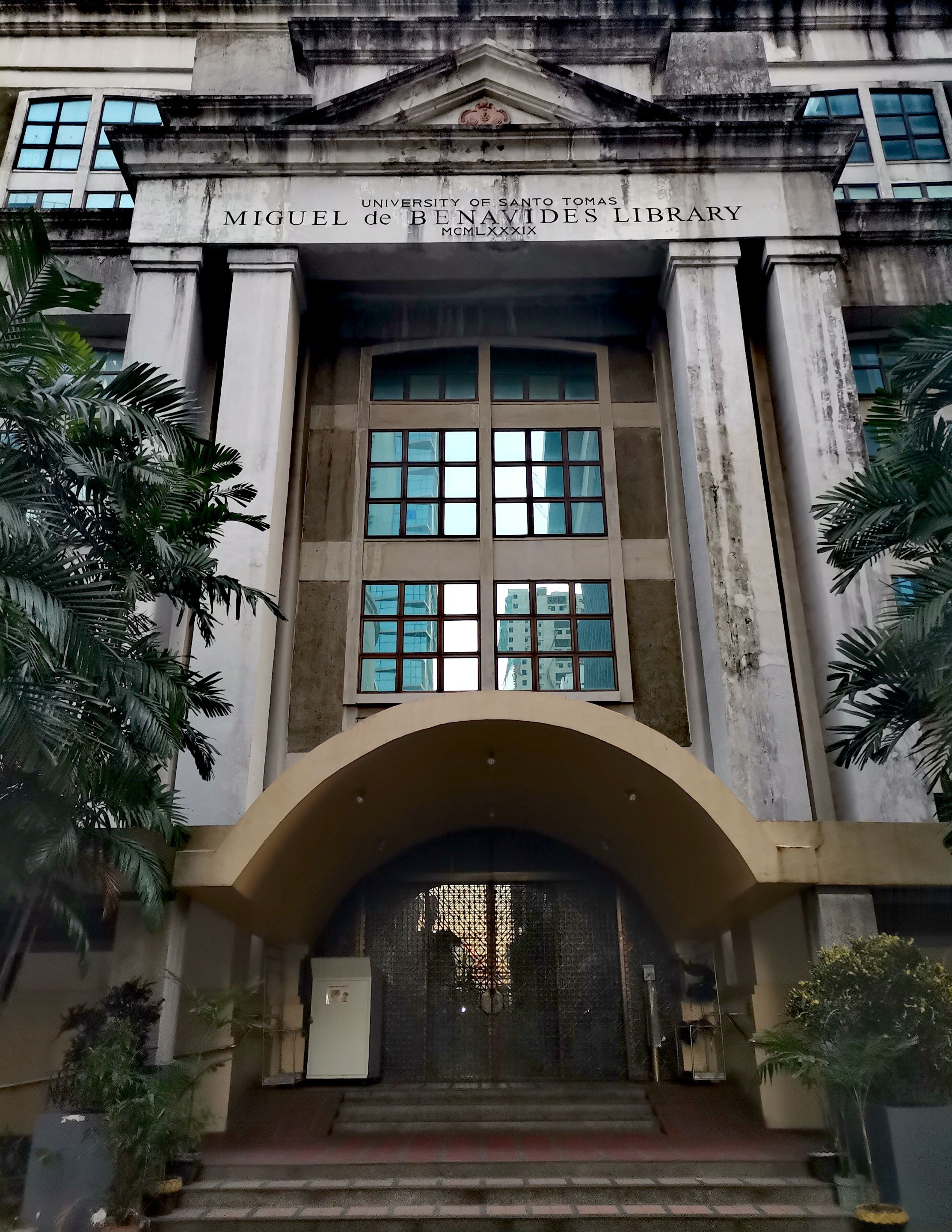 9. Miguel de Benavides Library.jpg