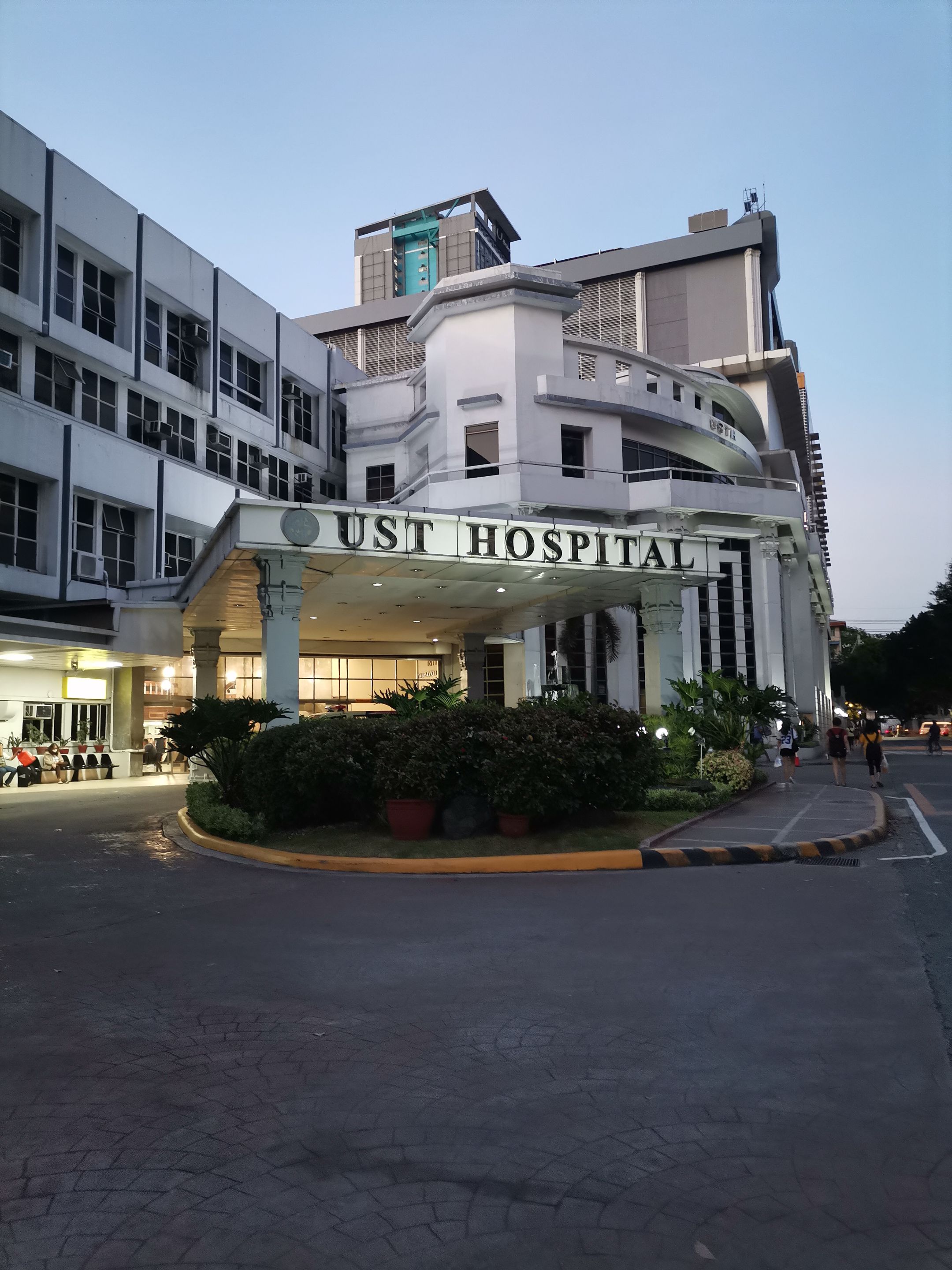 15. UST Hospital.jpg