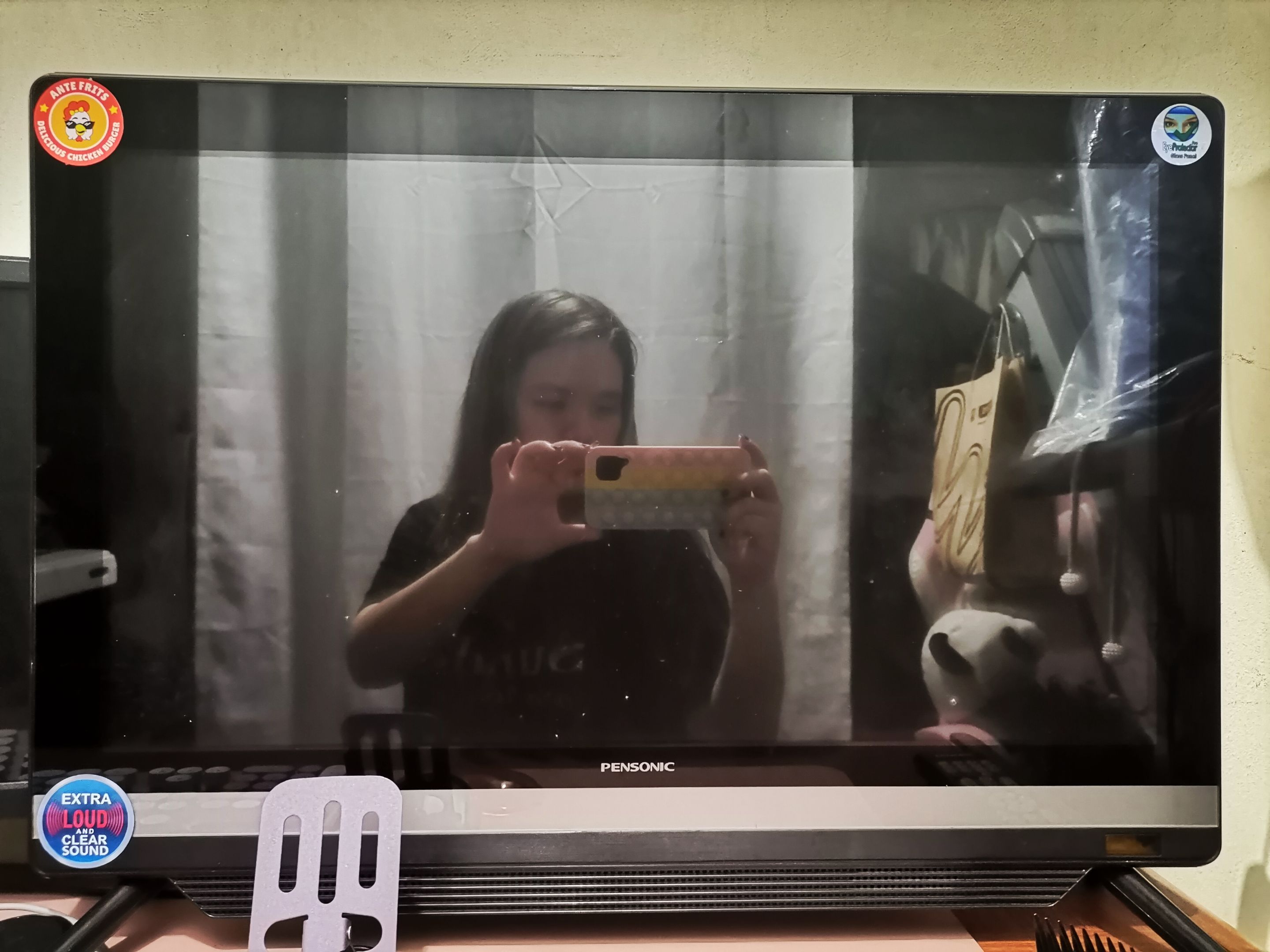 8. Flat Screen TV.jpg