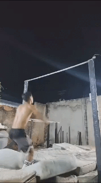 1000435136.gif