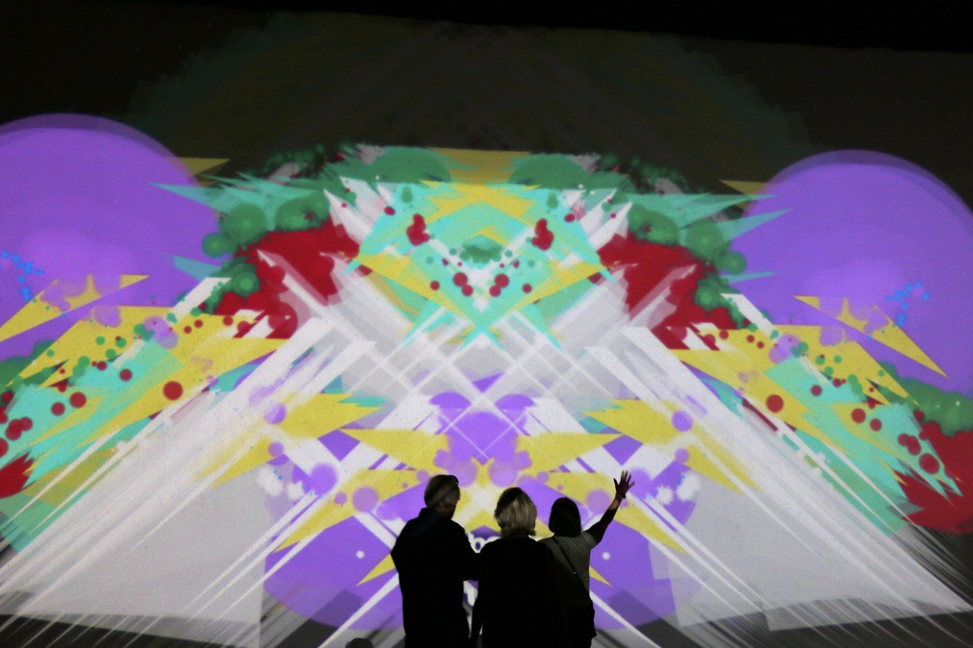 wave+yell-willpower-studios-immersive-interactive-installation-05.jpg