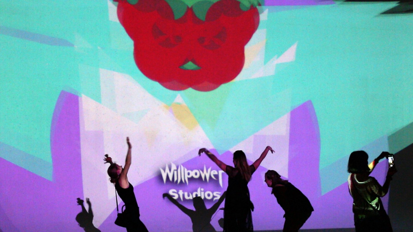 wave+yell-willpower-studios-immersive-interactive-installation-04.jpg