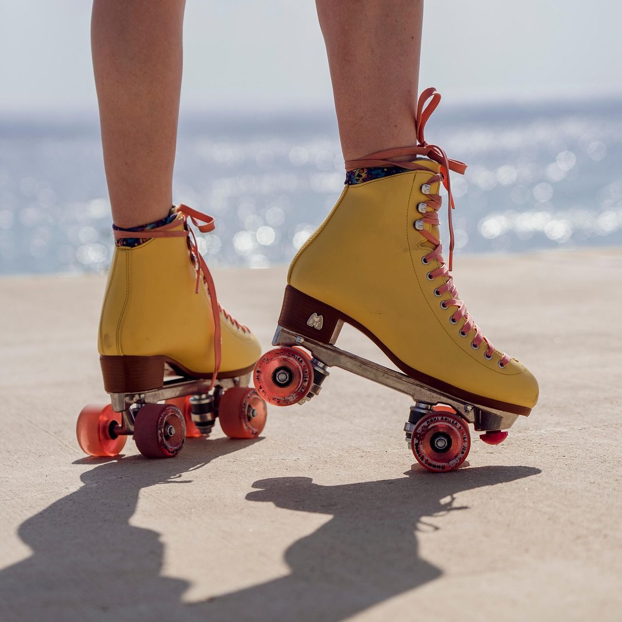 roller-skates-8006403_1280.jpg